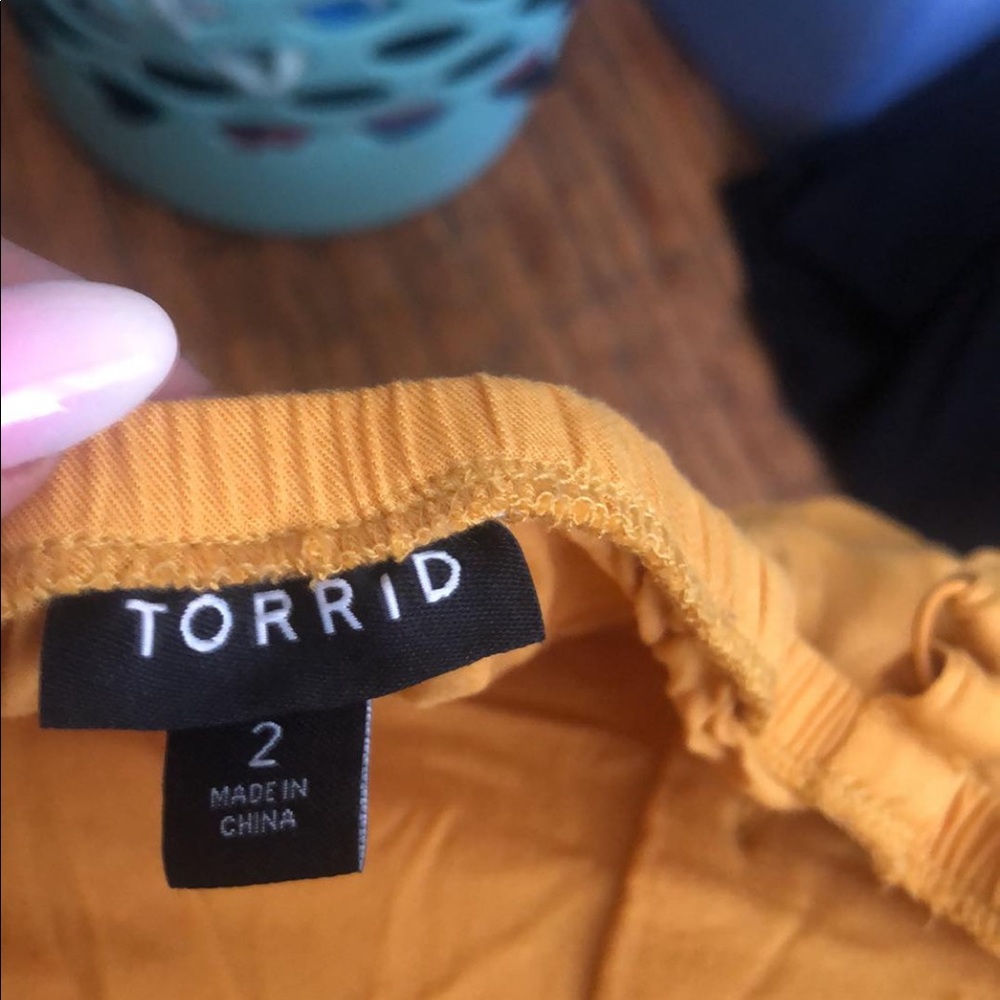 Torrid Yellow Button Down Tank - Picture 2 of 2
